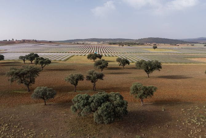 Dos plantas solares de Reichmuth & Co Infrastructure, Trujillo y Picón, reciben el Sello de Excelencia en Sostenibilidad UNEF